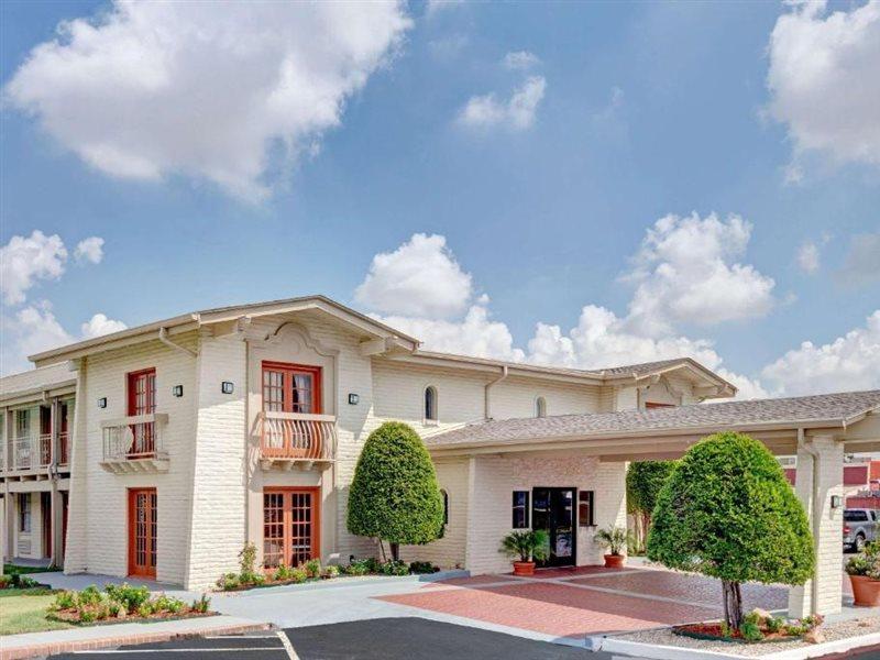 Travelodge By Wyndham North Richland Hills/Dallas/Ft Worth Exterior photo