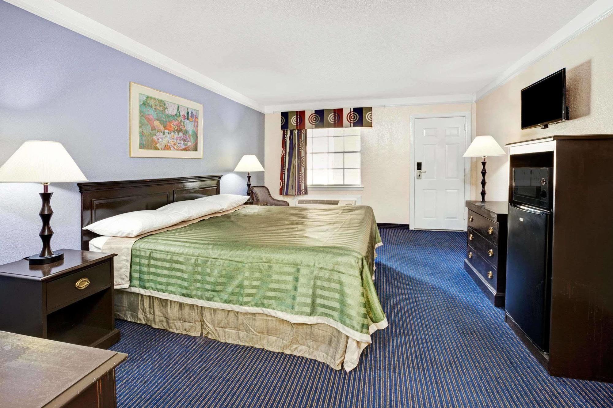 Travelodge By Wyndham North Richland Hills/Dallas/Ft Worth Exterior photo